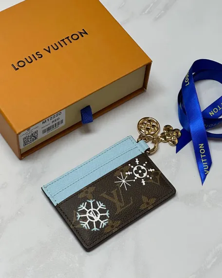 Держатель для карт Louis Vuitton Charms, нежно-голубой