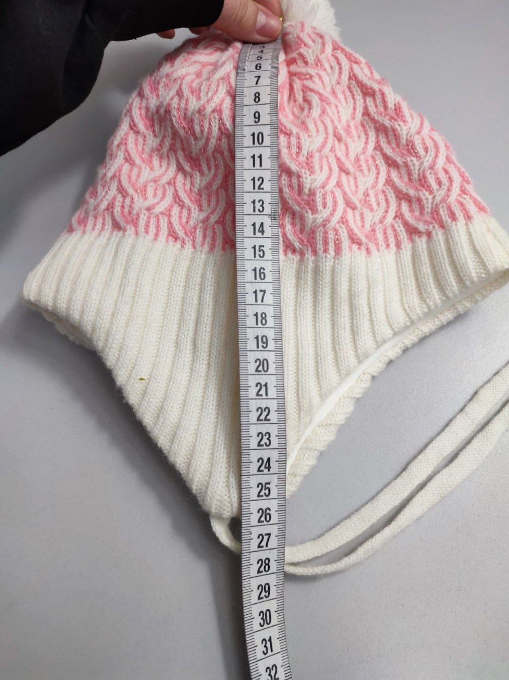 Шапка Futurino с помпоном на 3-4 года