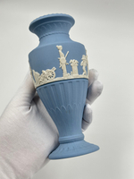 Ваза Wedgwood голубая
