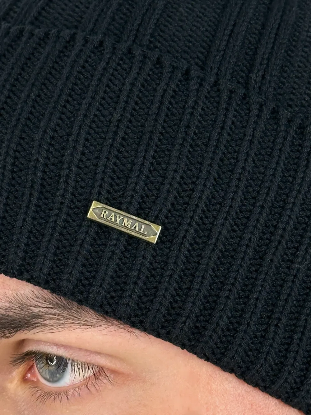 шапка вязаная теплая с отворотом стильная