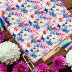 Ткань оксфорд 600 крупные нежные цветы на розовом фоне