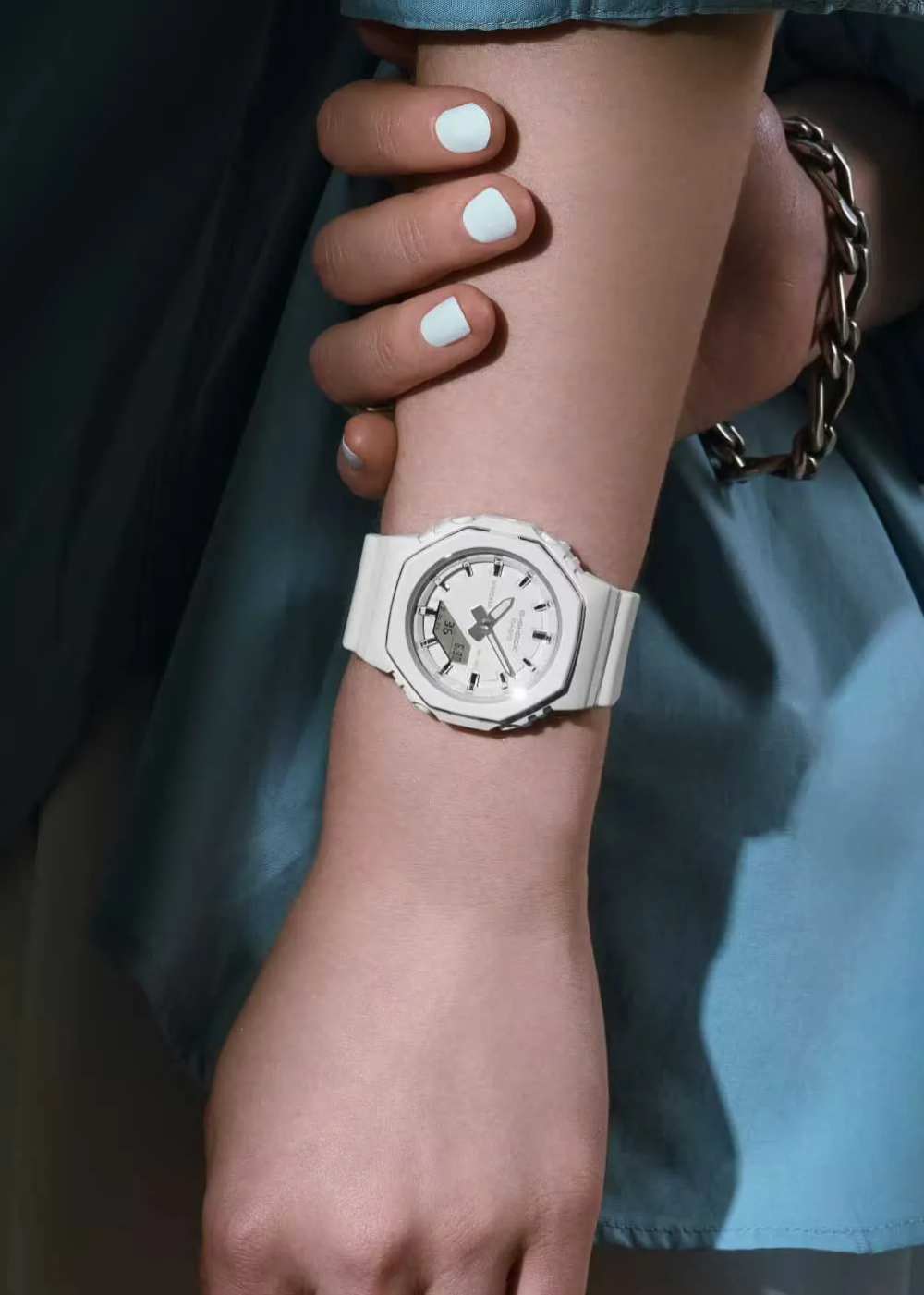 Женские наручные часы Casio G-Shock GMA-P2110-7A