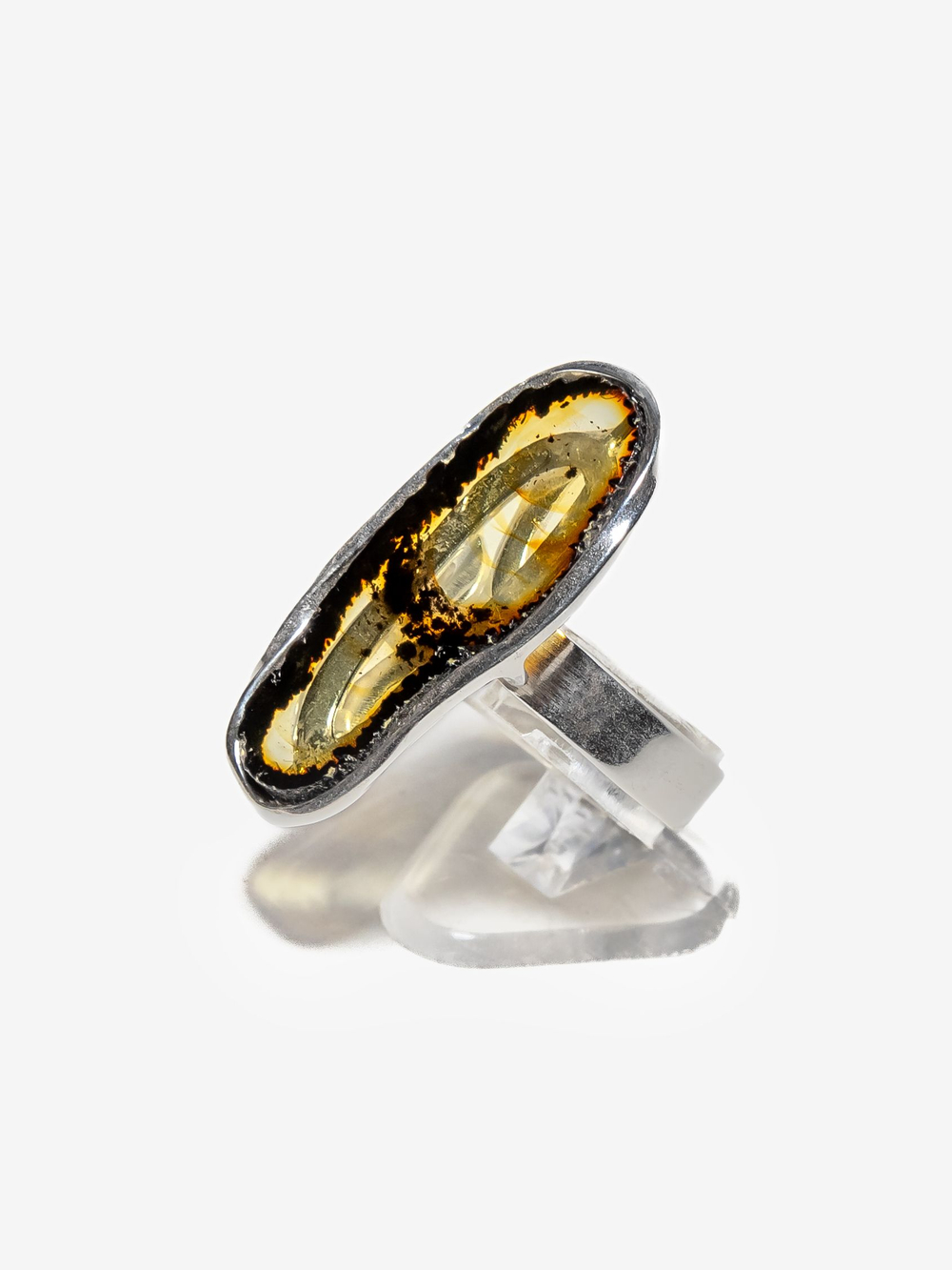 Уникальный комплект из серебра с цельным Калининградским янтарем, серебро 925 пробы