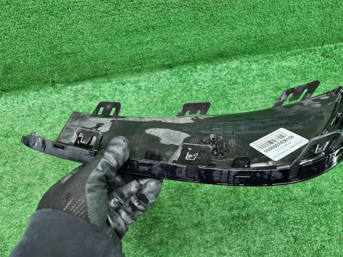 Решетка бампера левая Mercedes E W213 (2020-2023)