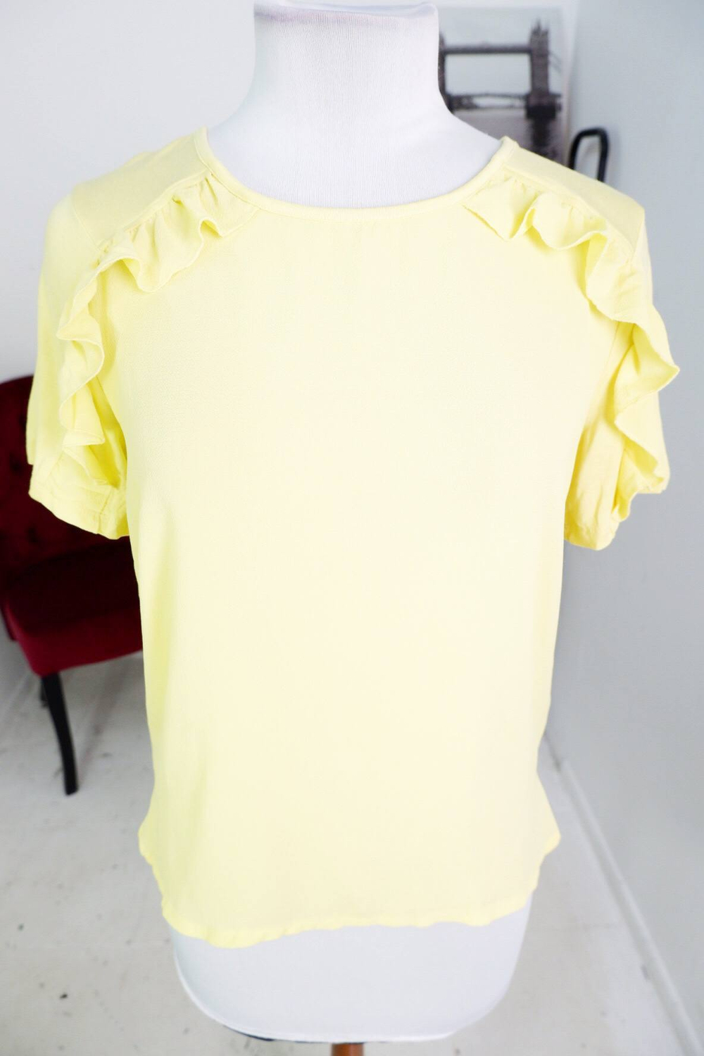 Блузка Clockhouse яркого цвета, маркировка 42, визуально на 48 размер, новая