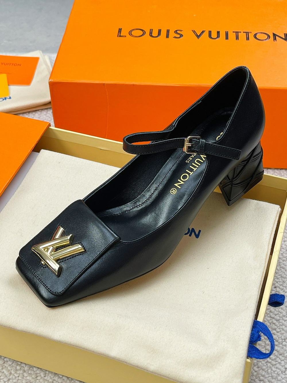 Louis Vuitton Shake Pump