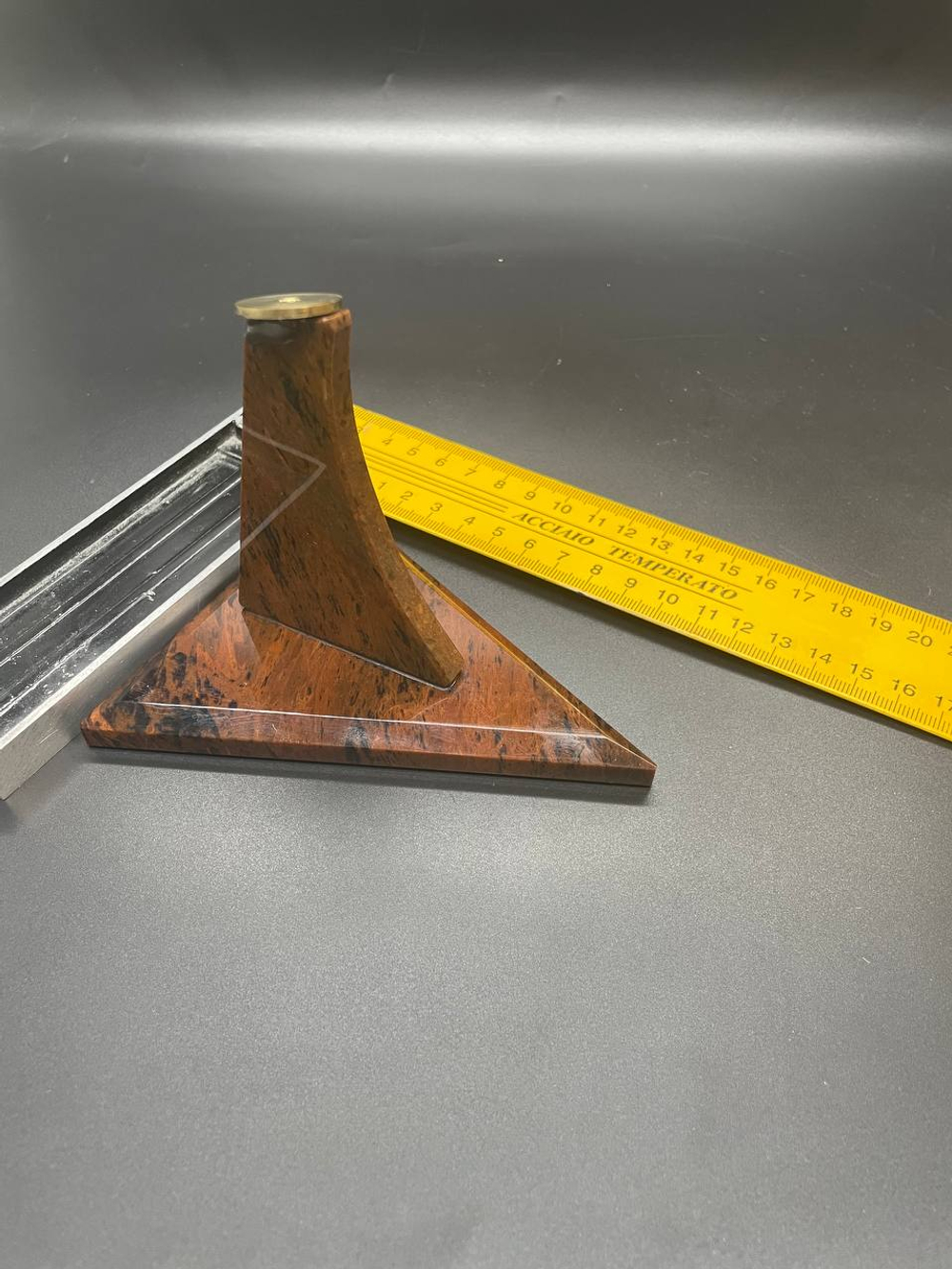 Истребитель из обсидиана в подарочной коробке