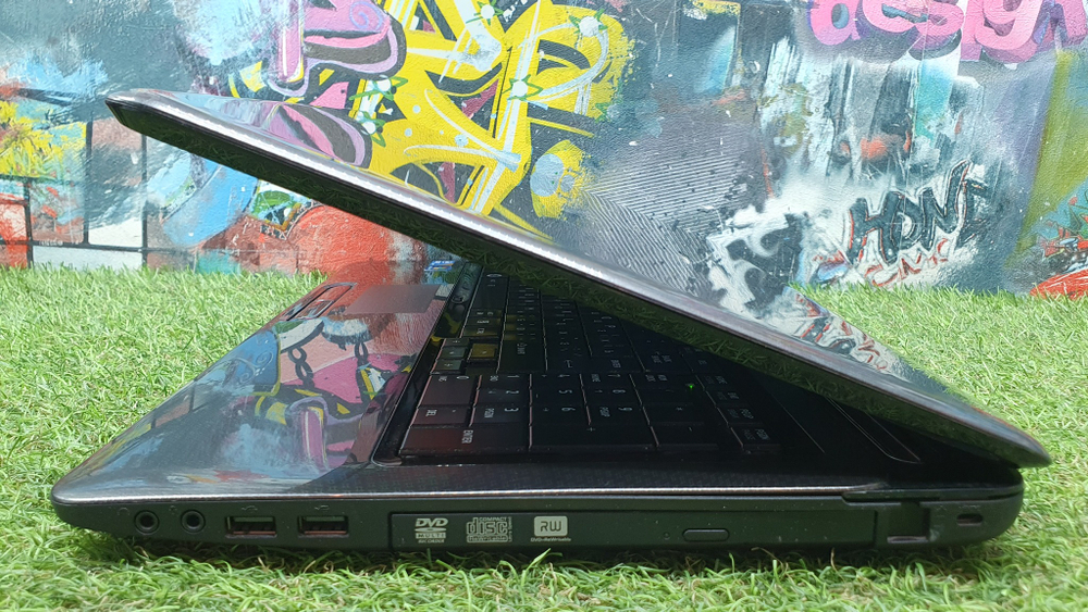 Ноутбук Toshiba  17"/ i5 450M/4Gb/Radeon HD 5000/ Satellite L675-110 psk3ee-028011ru/ Windows 7