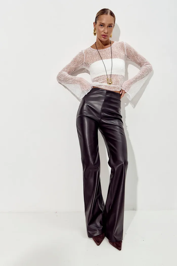 Брюки клеш из экокожи шоколадного цвета