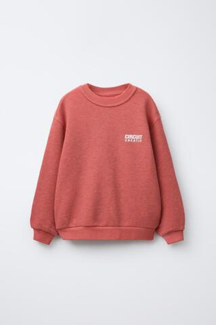 ZARA ТОЛСТОВКА С ЭФФЕКТОМ ПОТЕРТОСТИ И НАДПИСЬЮ, КОРАЛЛОВЫЙ