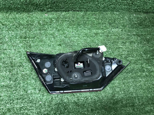 Фонарь правый внутр. Toyota Camry 8 XV70 17-нв LED
