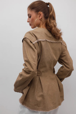 Джинсовая куртка с отстегивающими рукавами