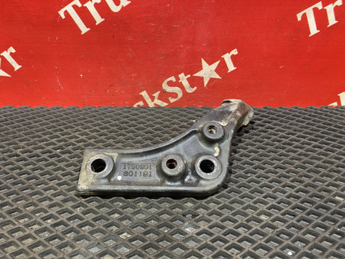 Кронштейн бампера правый 2017г.