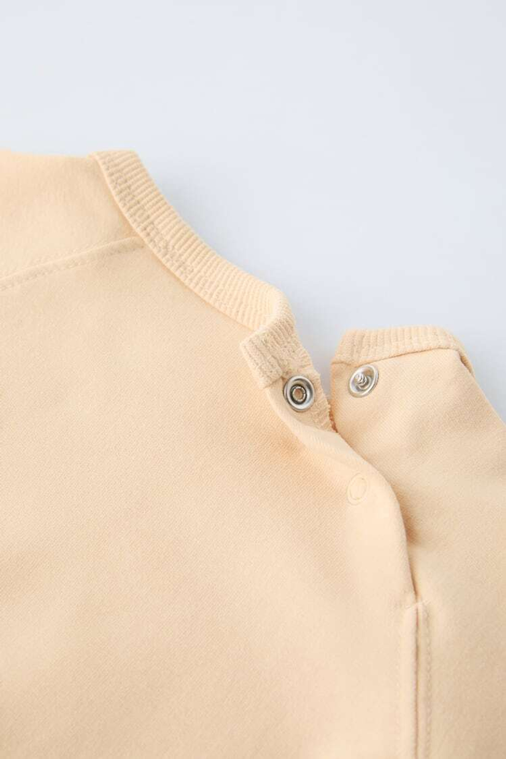 ZARA ОДНОТОННЫЙ КОМПЛЕКТ ИЗ ТОЛСТОВКИ И БРЮК ИЗ МЯГКОЙ ТКАНИ, СВЕТЛО-ОРАНЖЕВЫЙ