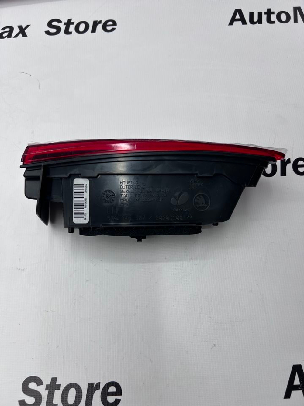 Задний фонарь Skoda Karoq правый. 57A945308. Оригинал.