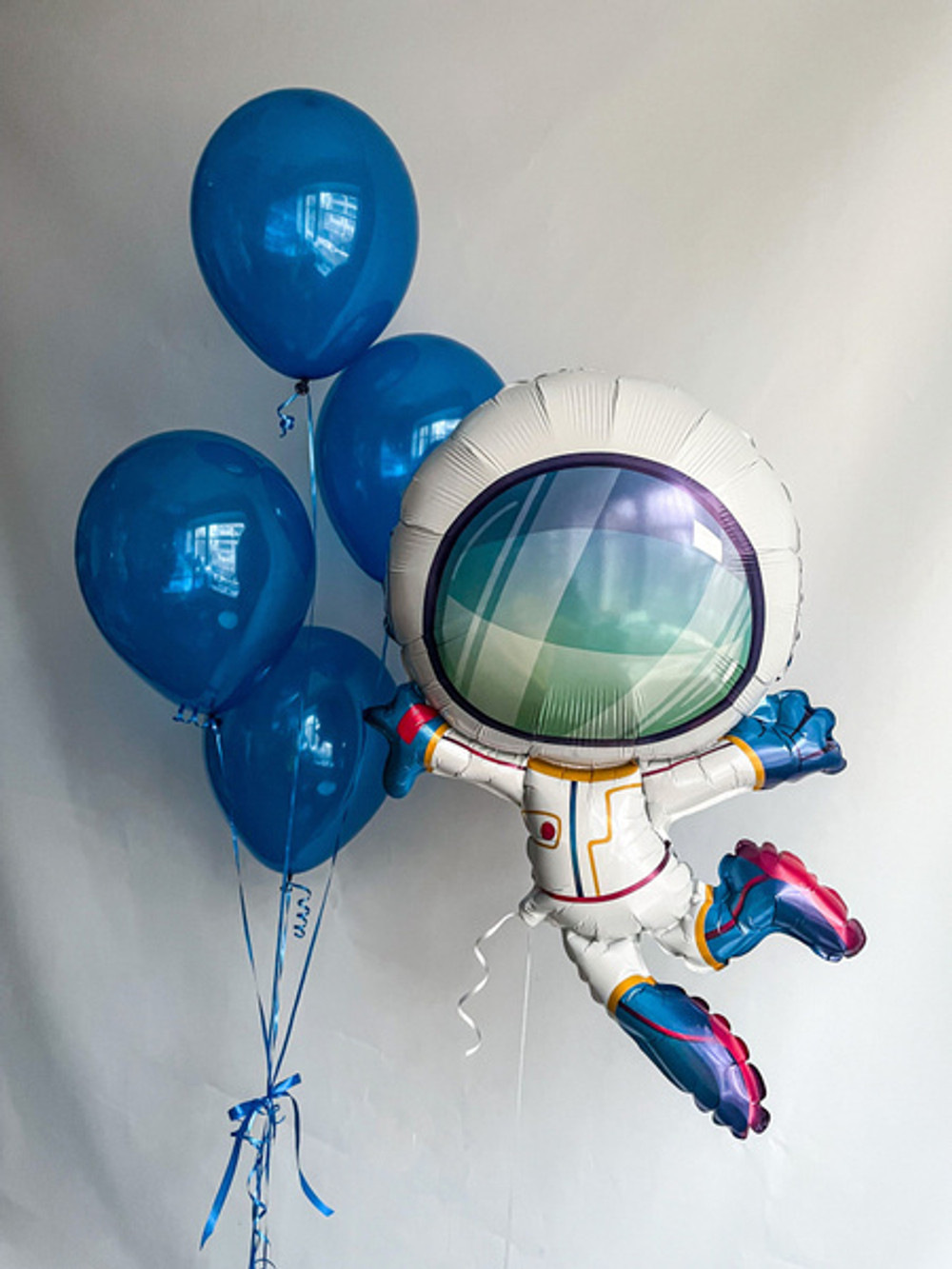 Фольгированный шар-фигура «Космонавт в невесомости», 97 см