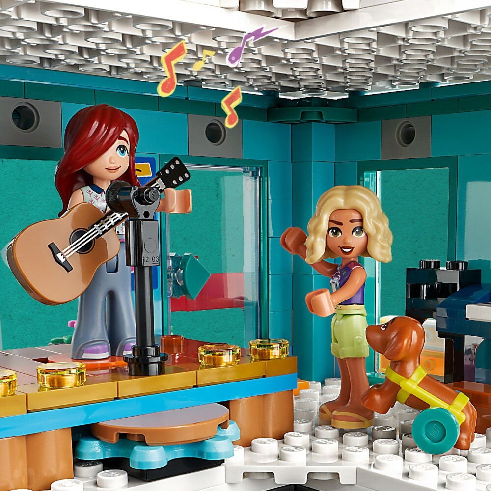 LEGO Friends — Общественный центр Хартлейк 41748