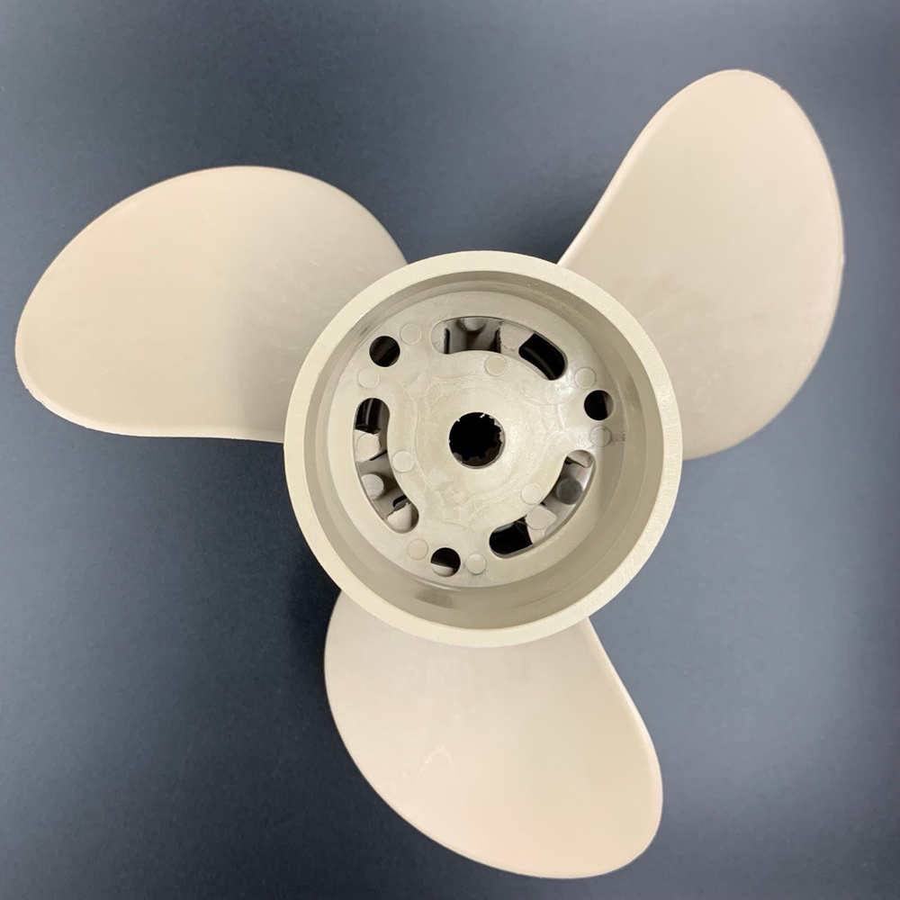 Гребной винт Suzuki DT9.9A-DT15A, DF9.9B, DF8A-20A (3x9-1/4x9) (Пластиковый композиционный)