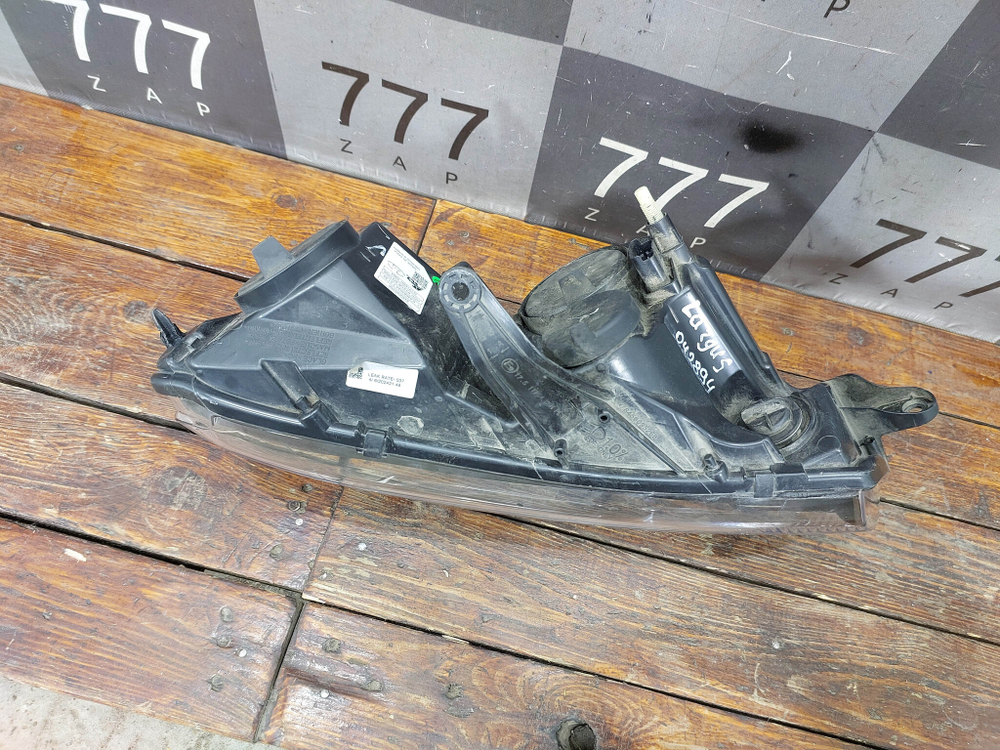 Фара правая LADA Largus 21-нв Б/У Оригинал 8450095268