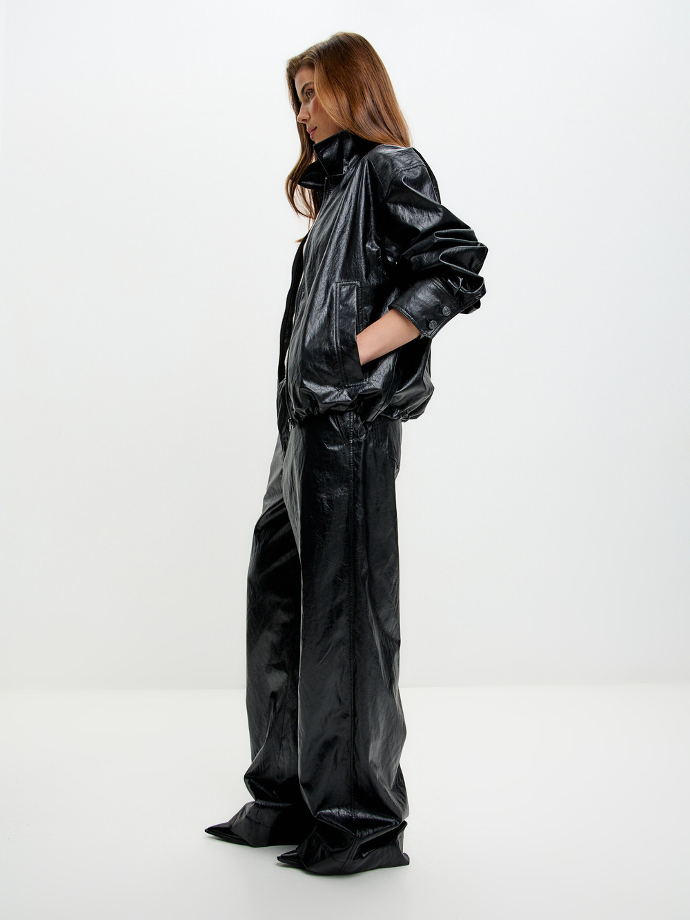 Брюки из экокожи UNI