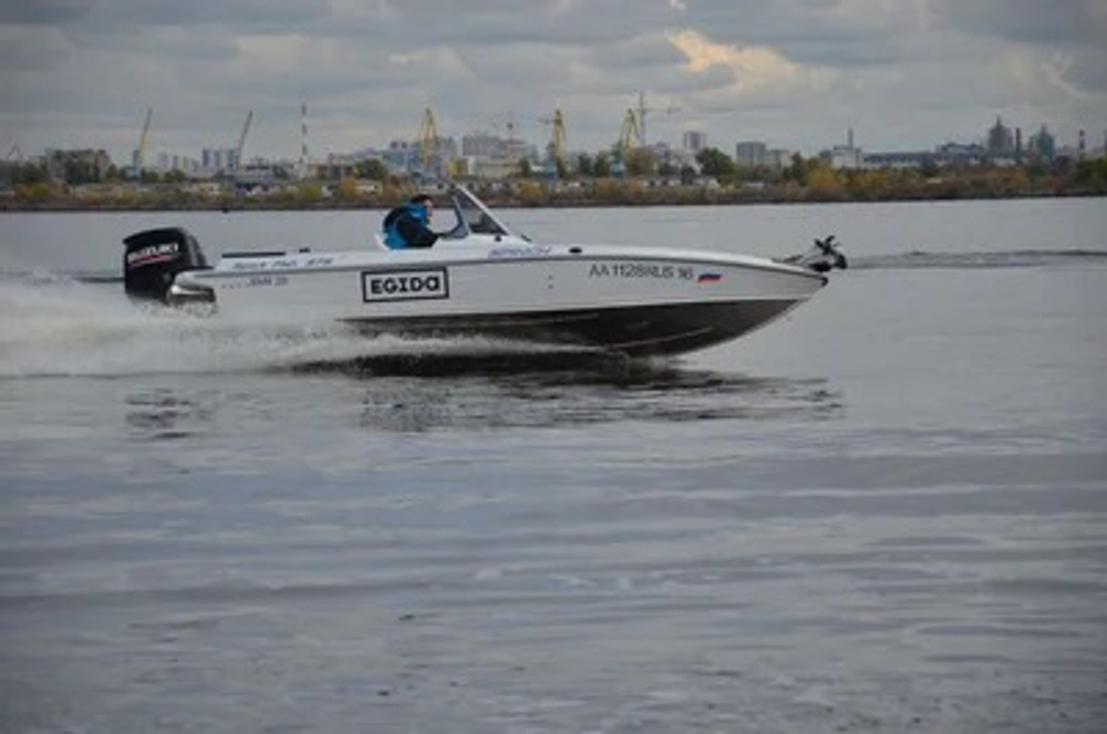 Катер-лодка алюминиевая SPINCH 575 Sport Fish