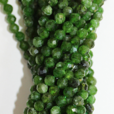 Хром Диопсид АВ качество юв. огранка бусины 4мм