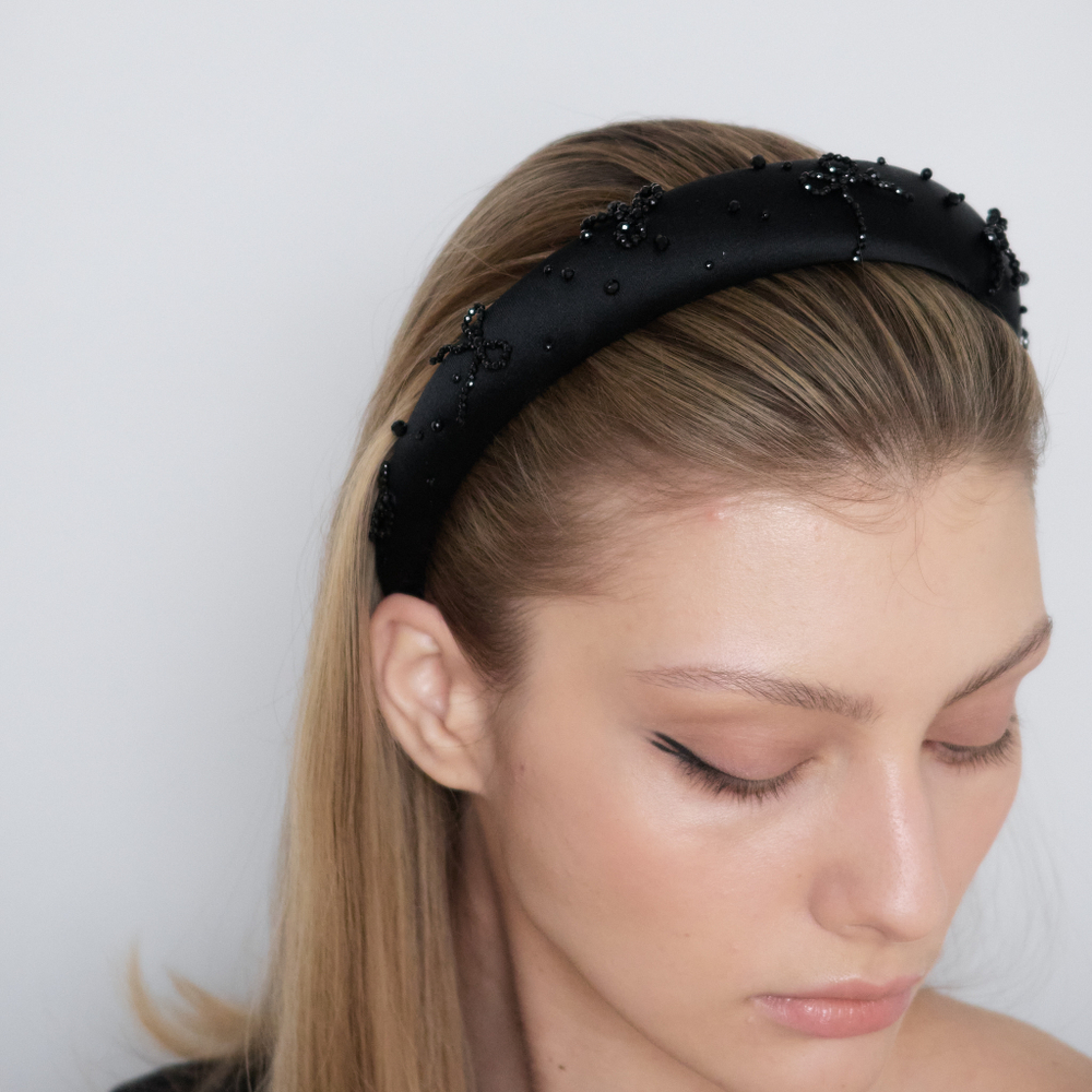 Ободок средний с бантами из бусин