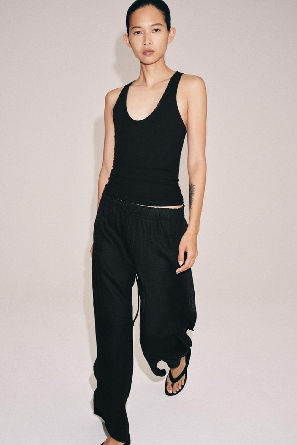 ZARA ТОП ИЗ ХЛОПКА СУПИМА®, ЧЕРНЫЙ