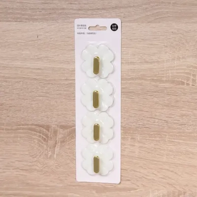 Крючки в наборе 4шт пластиковые на липкой основе «ЛАМИНГТОН», цвет белый, нагрузка 2кг/5,5см(блистер)