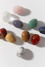 Яйцо из натурального камня маленькое