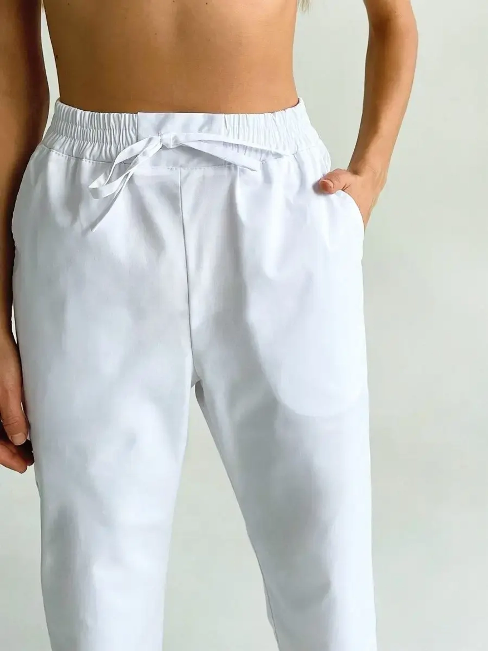 Брюки медицинские белые стрейч на резинке