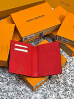 Обложка для паспорта Louis Vuitton с цветными пятнами