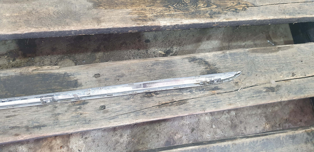 Молдинг заднего бампера Mercedes E-Class (W213) 16-21 Б/У Оригинал A2138850121