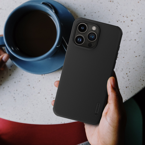 Усиленный противоударный чехол от Nillkin для iPhone 15 Pro Max, серия Super Frosted Shield Pro