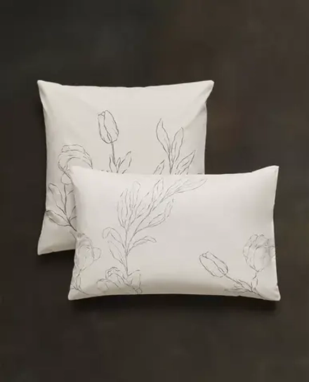 ZARA HOME НАВОЛОЧКА С ЦВЕТОЧНЫМ ПРИНТОМ, ЭКРЮ