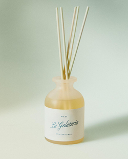 Zara Home VANILLA & NUT REED DIFFUSERS — ароматический диффузор с тростниковыми палочками, Ваниль и Орех, 120 мл