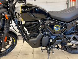 Royal Enfield 350 Hunter (Rebel Black)