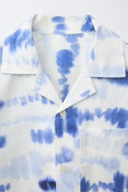 ZARA РУБАШКА С ПРИНТОМ ТАЙ-ДАЙ, ЭКРЮ/СИНИЙ