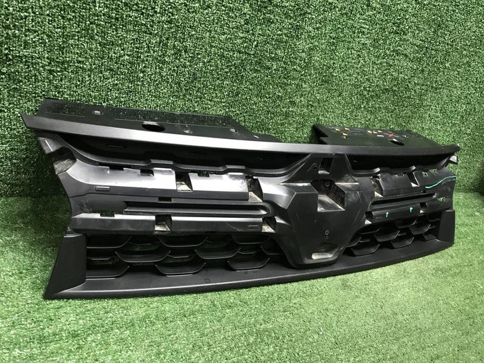 Решетка радиатора Renault Duster 1 (2015-2021)