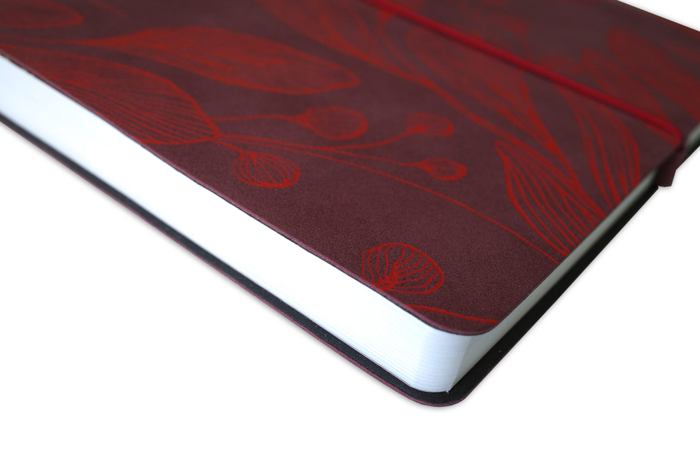 НОВИНКА! Блокнот "Leaves" в клетку А5 128 листов, гибкая обложка из бархатистой экокожи нубук  (цвет винный) с тиснением рисунка красной матовой фольгой