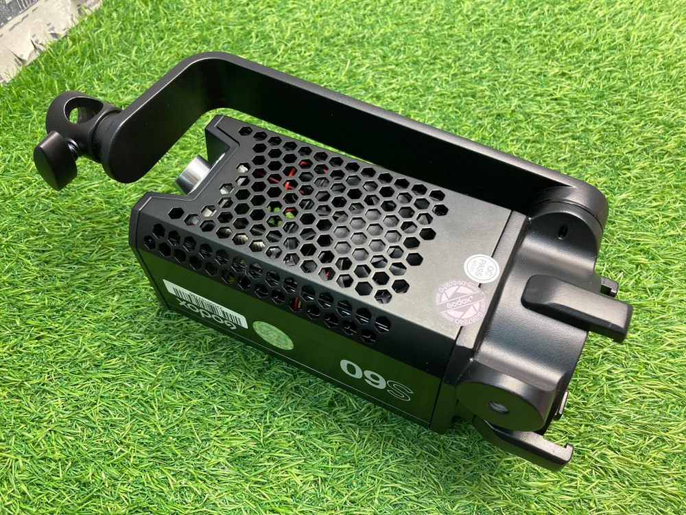 Godox S60
