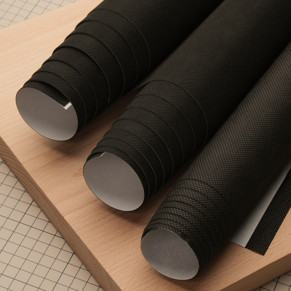 Спанбонд черный, на клеевой основе, лист 150*50 см