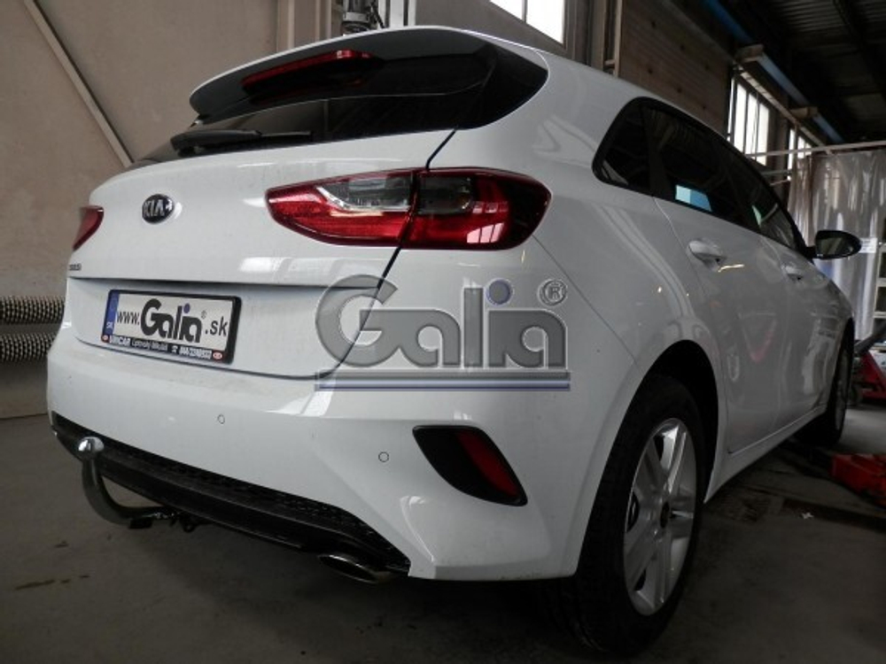 Фаркоп оцинкованный Galia K044C для Kia Ceed хетчбек 5 дверей, только бензин (не дизель) 2018-(паспорт и сертификат в комплекте)(без электрики)