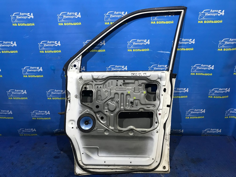 Дверь передняя правая TOYOTA LITEACE NOAH 2001