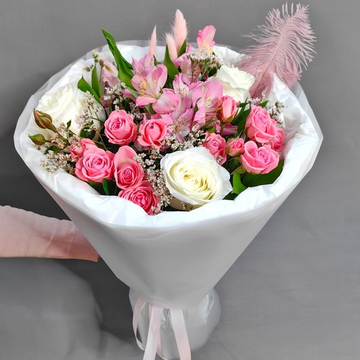 Авторский букет в розовой гамме