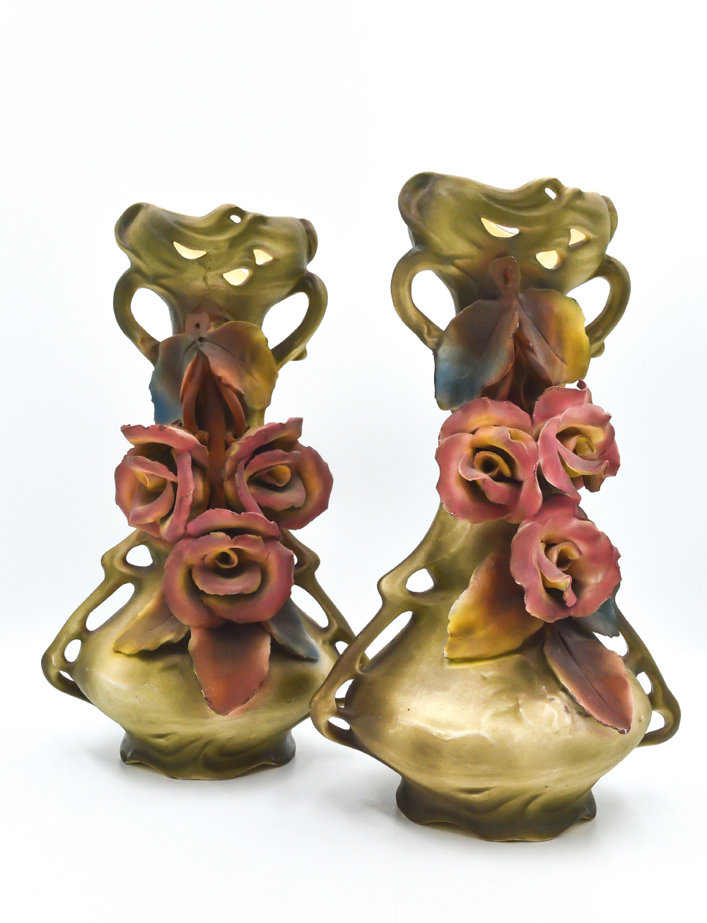 Парные вазы в стиле ар-нуво. Фарфор, лепнина, ручная роспись. Royal Dux, Богемия, Австро-Венгрия.