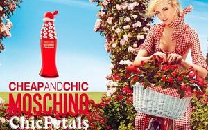 Moschino Chic Petals