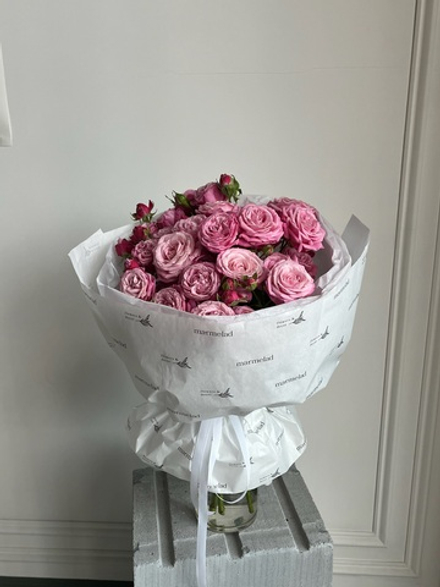 Букет из кустовых пионовидных роз в розовом оттенке 