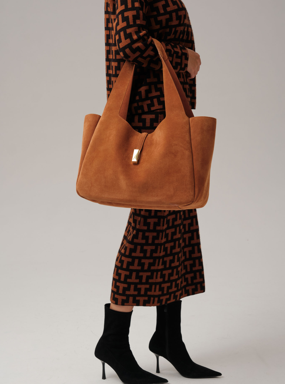 Замшевая сумка шоппер Deboro 31054 вуд