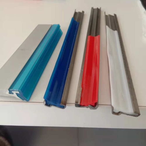 Гребень скребка PR-2 3х10 полиуретан синий 1000 мм.